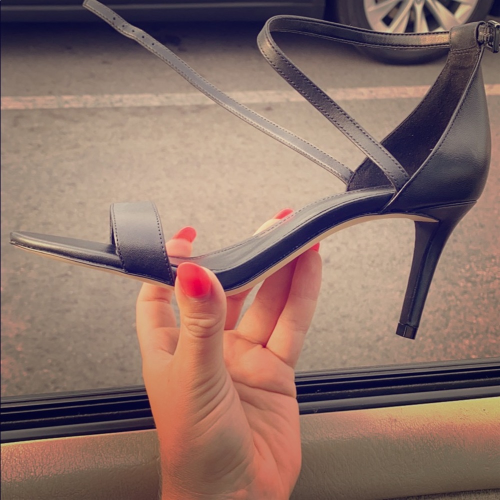 BRAND NEW MICHAEL KORS SUMMER HEELS